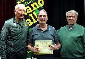 Ein echter "Dauerbrenner" ist Jürgen Scherf, der für 60-jährige Mitgliedschaft geehrt wurde.